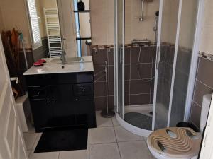 Appartement à 100m de la plage avec terrasse et parking privé - FR-1-194-304