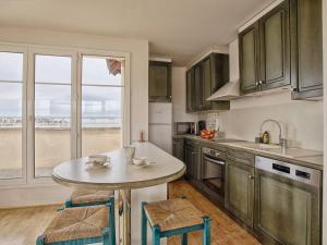 Appartement lumineux avec piscine, proche Cabourg - FR-1-788-93