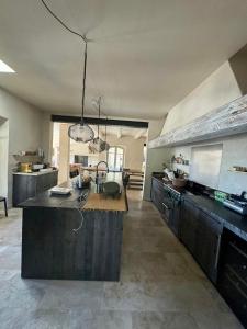 Stunning Stone House With Pool Near Gordes