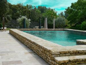 Stunning Stone House With Pool Near Gordes