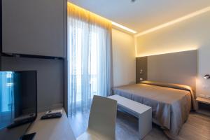 Hotel 2000