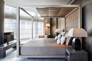 Armani Hotel Dubai, Burj Khalifa