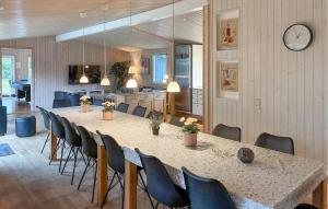 Awesome Home In Væggerløse With Sauna
