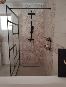 Le Mas Victoria - Chambres dhôtes avec table dhôtes-Parking privé ferme