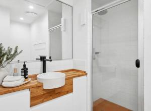 Twin Waters 3 Bedroom Lake View Villa