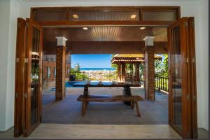 Patong Thai-style 4 Bedrooms Private Pool Sunset View Deck 6 Minutes to the Beach