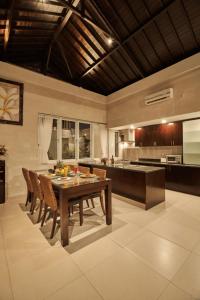 Villa Umasari Keramas 3 Bedrooms