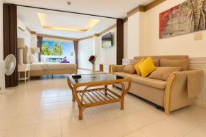 65m Patong Beach 5 Star Resort - Olympic Size Pool, Gym, Tennis