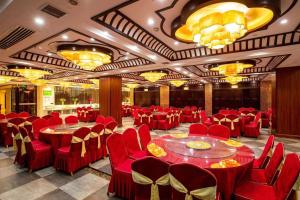 The Sky Gate Hotel-Free pick-up-Free Laundry-- At the Gate of Tianmen Peak Cableway