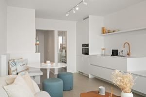 Completely renovated, direct sea view, cosy apartment