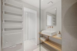 Completely renovated, direct sea view, cosy apartment