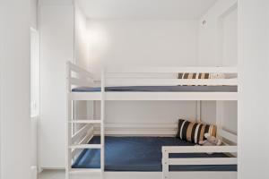 Completely renovated, direct sea view, cosy apartment