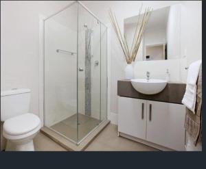 Luxury Apartment with Pool & Gym in Top Location- Lightsview