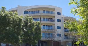 Luxury Apartment with Pool & Gym in Top Location- Lightsview