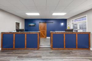 Angel Inn Near IMAX, a Travelodge by Wyndham