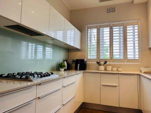 Modern Centrally Located Two Bedroom Apartment