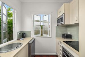 Charming 1 Bed Cottage with Garden Retreat