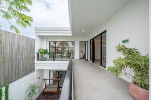 Lindt Villa - Secluded Escape with Rooftop & Rice Field Views