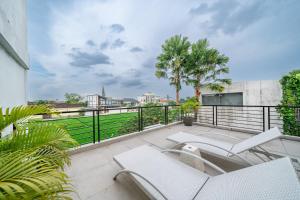 Lindt Villa - Secluded Escape with Rooftop & Rice Field Views