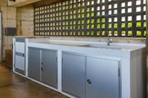 10 seconds to the sea, jacuzzi & BBQ available, ocean view from every room on the beach Terrace