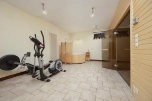 Luxury Villa with Sauna, Jacuzzi & Home Cinema by Renters Prestige