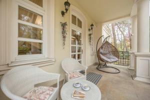 Luxury Villa with Sauna, Jacuzzi & Home Cinema by Renters Prestige