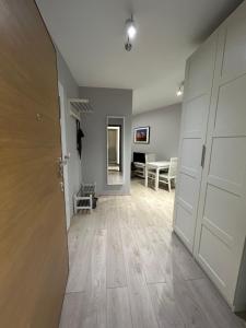 Solna Studio Apartment - Comfort Stay in Heart of Kraków