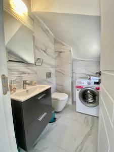 House of ALICE - Villa with Pool near Çalış Beach