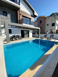 House of ALICE - Villa with Pool near Çalış Beach