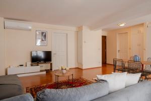 Spacious 1-Bedroom Apartment