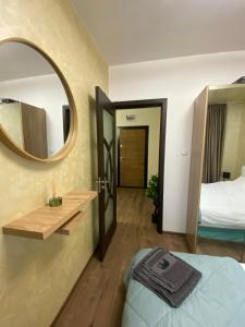 Beautiful 2BD Apartment with Large Terrace and Free Parking