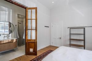 10 Sea Point Milner Road Family Home