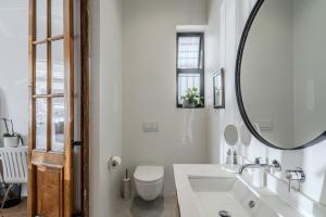 10 Sea Point Milner Road Family Home