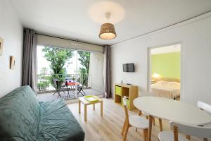 Appartements Residence de Tourisme l'Albatros : Appartement 1 Chambre avec 2 Terrasses - Vue sur Étang