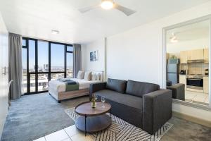 Skyline Apartment - Harbour & City Views