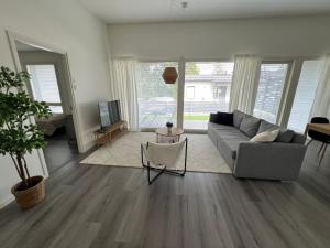 Upea talo 30 minuuttia lentokentältä!