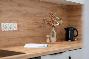 Slowackiego Bright Apartment Close to MTP by Noclegi Renters