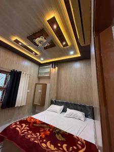 shri shyam kashi stay
