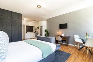 Stylish Apartment with Lions Head View