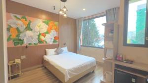 69s Hometel - Bonnie