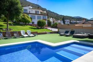 Villa Peralta, heated and private pool ,near beach and golf !