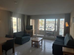 Cap Hermes 107 studio magnifique vue port 3 pers