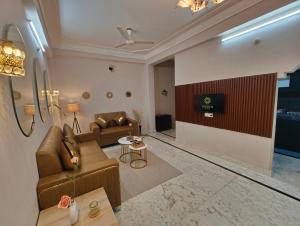 Hidden Gem - Private 1BHK, Fully Furnished Elegant Stay with Indoor Canopy & Fast Wi-Fi