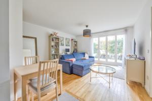 Nice 1BR flat with lovely terrace and parking