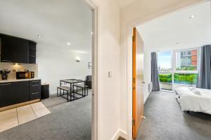 Baltic Apartment in Docklands near O2 & Canary wharf