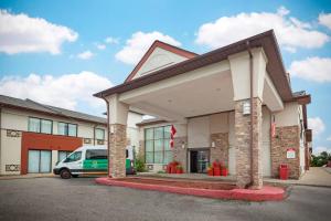 Quality Inn & Suites 5585 Ambler Drive Mississauga Ontario