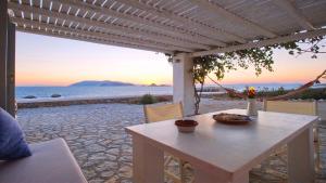 Folegandros Villas Aspropounta Double Room Beachfront