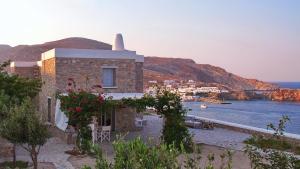 Folegandros Villas Aspropounta Double Room Beachfront