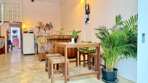 Baan YentaFo - Pink House in Talad Noi