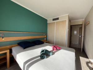 CAP HERMES 312, T2,3, 40m2 clim, parking, piscine